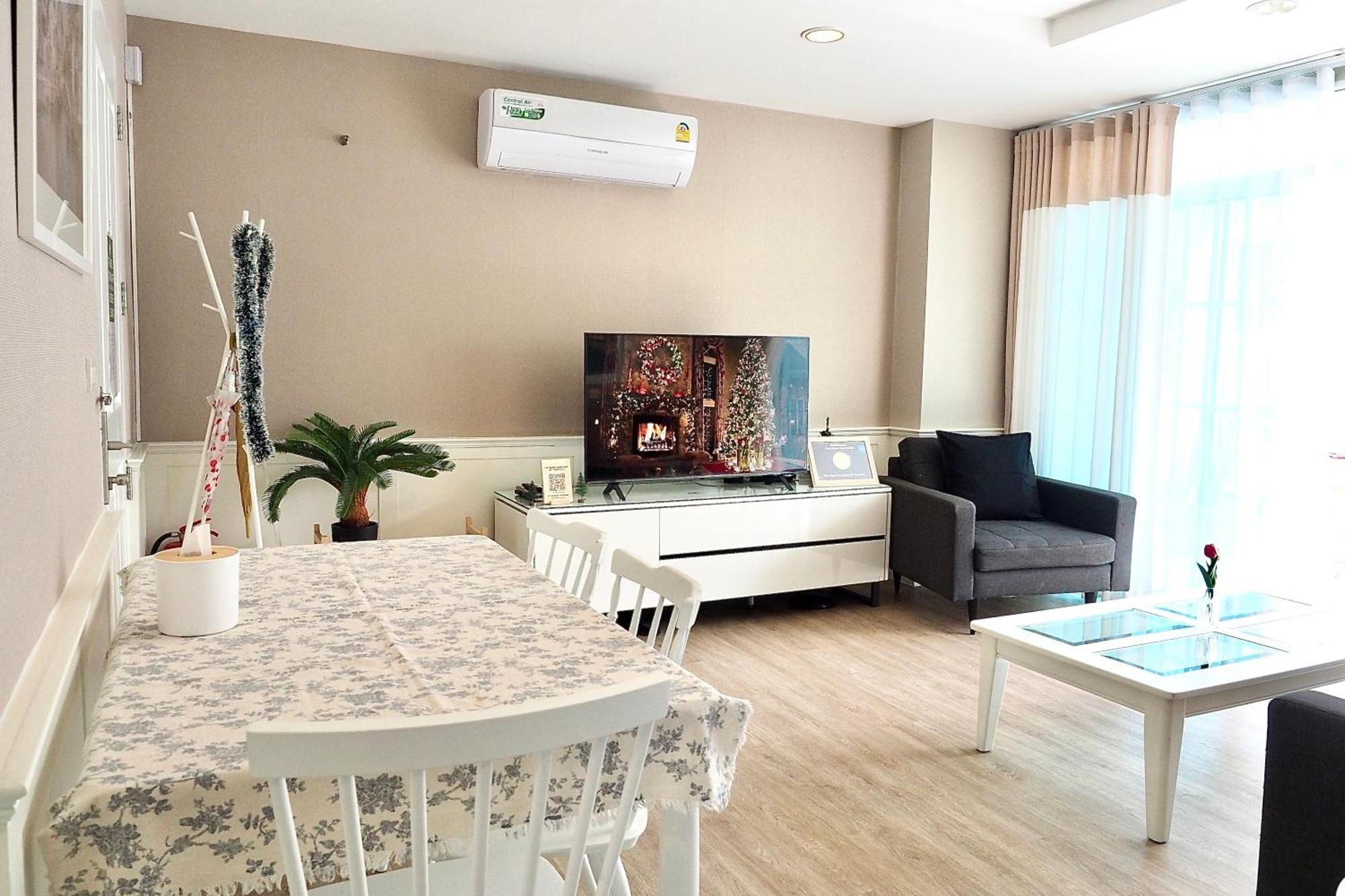 The Beach Bangsaen By Thanthita Next To Wonnapa Beach Free Disney Plus Dış mekan fotoğraf