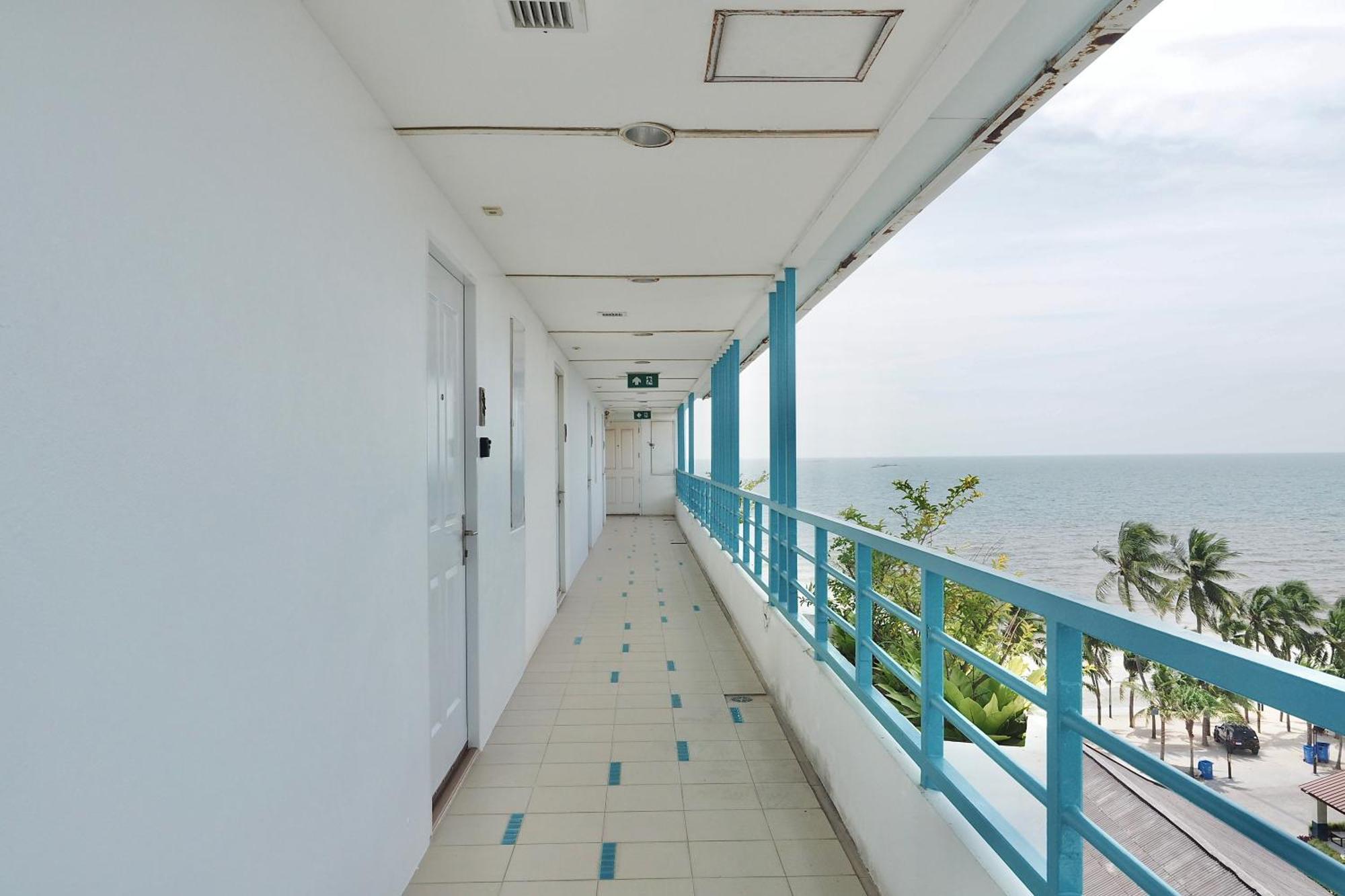 The Beach Bangsaen By Thanthita Next To Wonnapa Beach Free Disney Plus Dış mekan fotoğraf